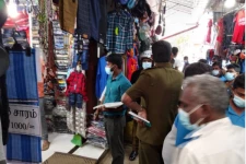 யாழ்ப்பாண நகர் நடைபாதை அங்காடி வர்த்தக நிலையம் பூட்டு! குடும்பத்துடன் தனிமைப்படுத்தல்