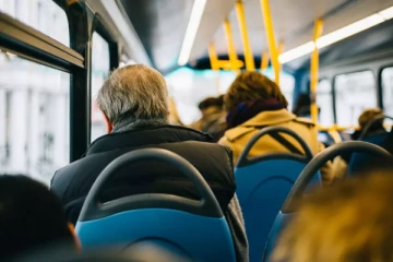 இலவச பஸ் பாஸ் திட்டம் ரத்து: ஏமாற்றமடைந்துள்ள பிரித்தானிய மக்கள்