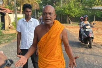 பௌத்த மயானத்தில் கழிவுப் பொருட்களை வீசியவர் கம்பி எண்ணுகிறார்!