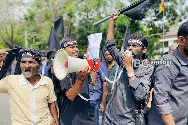 கறுப்புகொடி ஏற்றுவதால் தமிழர் வாழ்வில் எதையும் சாதிக்க முடியாது -அமைச்சர் டக்ளஸ் | Raising Black Flag Will Not Achieve Tamils Douglas