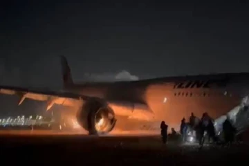 ஜப்பானில் விபத்துக்குள்ளான விமானங்கள்: 5 பணியாளர்கள் உயிரிழப்பு!