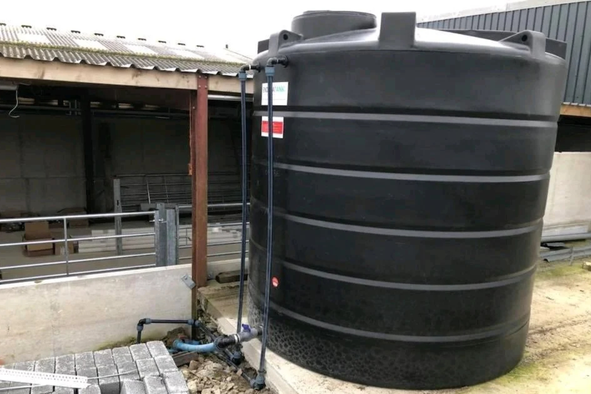 பாடசாலையொன்றில் திடீரென நேர்ந்த விபரீதம் - ஐந்து மாணவர்கள் வைத்தியசாலையில் | Accident At Baththegama School