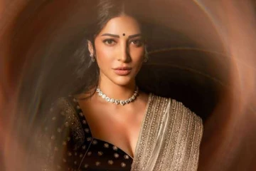 நடிகை ஸ்ருதி ஹாசனா இது!! சேலையில் இப்படி இருக்காங்களே..