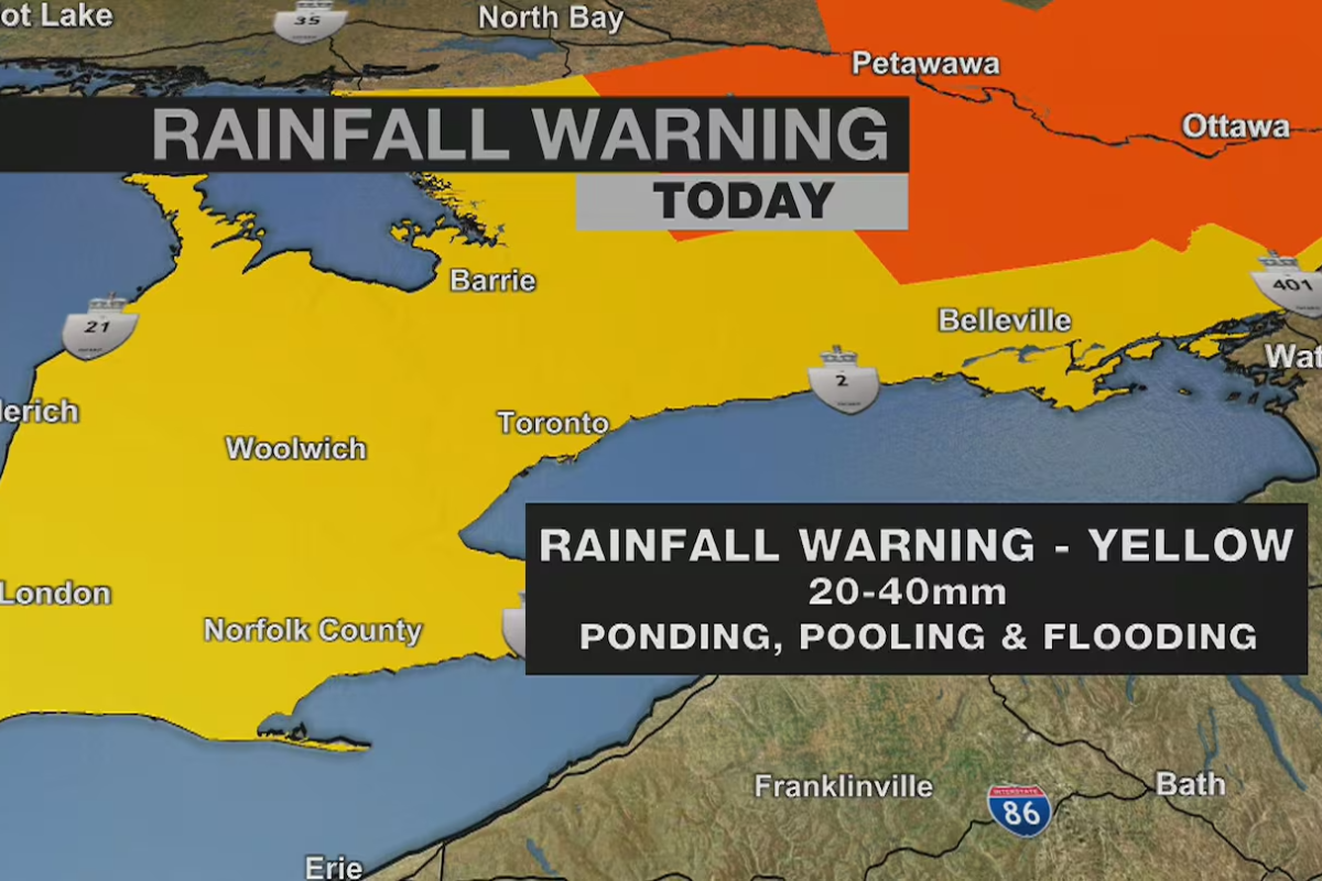 கனடாவை உலுக்கும் கடும் பனிப்புயல் விமான சேவைகள் பாதிப்பு | Dozens Of Flights Cancelled Nearly 45000