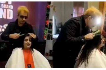 ‘ஏலேய்..என்ன கருமம்ல இது’ ; தண்ணீருக்கு பதிலாக எச்சிலை பயன்படுத்திய அழகுக் கலை நிபுணர் ; அதிர்ச்சி வீடியோ