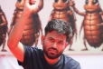 දිල්ලි ගුවන්තොටුපළේදීම ‘කොක්රෝච් ජන්තා පක්ෂ’ නායක අභිජීත් දිප්කේ අත්අඩංගුවට