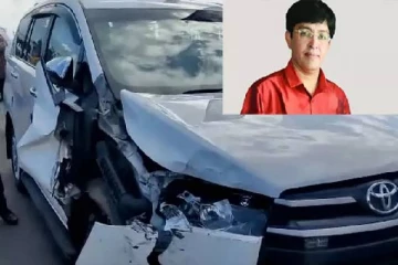 ஐஏஎஸ் அதிகாரி ராதாகிருஷ்ணன் சென்ற கார் விபத்து