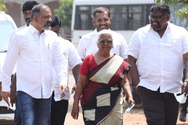 பேரறிவாளன் விடுதலை; முதலமைச்சர் மு.க.ஸ்டாலினுக்கு நன்றி தாய் அற்புதம்மாள்  - Live - தமிழ்நாடு