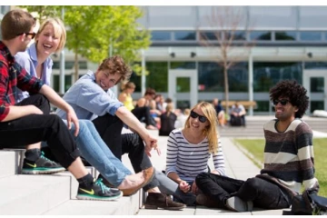 அமெரிக்கா பல்லைக்கழக மாணவர்கள் சேர்க்கை; நீதிமன்றம் அதிரடி உத்தரவு!