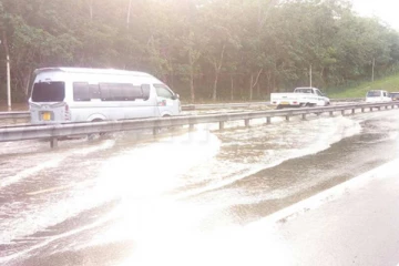 தொடரும் சீரற்ற காலநிலை! சாரதிகளுக்கான அறிவிப்பு