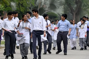 இனி புத்தகத்தை பார்த்தே தேர்வு எழுதலாம் - பள்ளி மாணவர்களுக்கு குட்நியூஸ்!