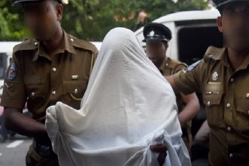 தமிழர் பகுதியில் பெருந்தொகை கசிப்புடன் சிக்கிய பெண்