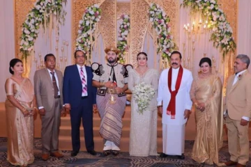 කවුරුත් හොයපු අනූෂා දමයන්තිගේ විවාහයේ සාක්ෂිකරු මෙන්න (PHOTOS)