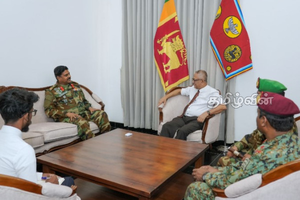 இலங்கை இராணுவத் தளபதிக்கும் கிழக்கு மாகாண ஆளுநருக்கும் இடையில் முக்கிய சந்திப்பு | Army Chief Talks On East Security