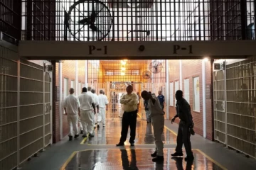 அமெரிக்காவில் 43 ஆண்டுகளாக சிறையில் இருந்த கொடூர குற்றவாளி மரணம்