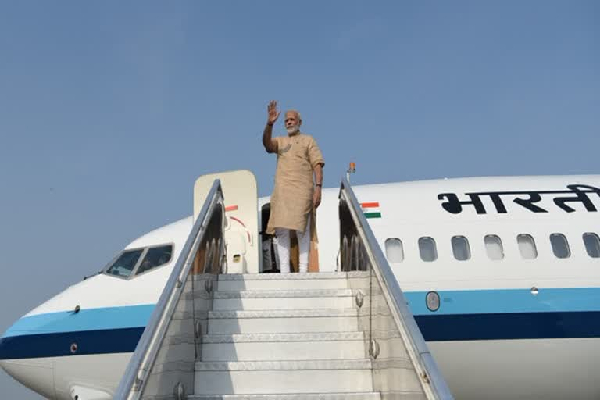 பிரதமர் மோடியின் வெளிநாட்டு பயணம்: பலநூறு கோடி செலவு | Pm Modis Foreign Tour Cost Rs 295 Crore
