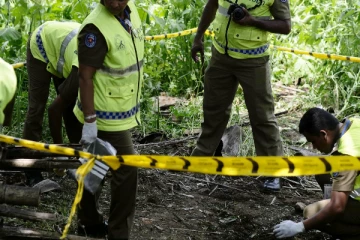 பிள்ளைகளுக்கு உணவளிக்க முடியவில்லை;  தந்தையின் விபரீத முடிவால் தவிக்கும் குடும்பம்