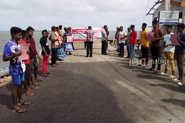 சுற்றுச்சூழல் தினத்தை முன்னிட்டு யாழில் விழிப்புணர்வு போராட்டம் | Environmental Day Awareness Campaing In Jaffna