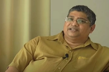 செயலாளர் பதவியிலிருந்து ஏன் நீக்கப்பட்டேன் -குழப்பத்தில் பேராசிரியர்