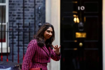 லண்டனில் பாலஸ்தீன ஆதரவு பேரணி... உள்விவகார செயலாளர் சுயெல்லா பிரேவர்மேன் கடும் தாக்கு