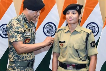 BSF-ல் பணியிலிருந்து விலகி பதவி உயர்வு பெற்ற முதல் பெண் கான்ஸ்டபிள்