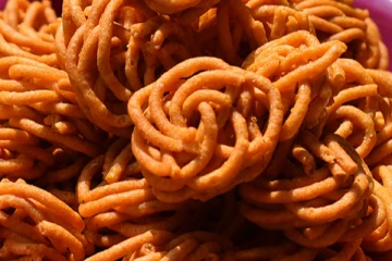 கார முறுக்கு சுடச் சுட சுவையாக செய்து அசத்துங்கள் - இந்த ஒரு பொருள் போதும்..சுவை அள்ளும்!