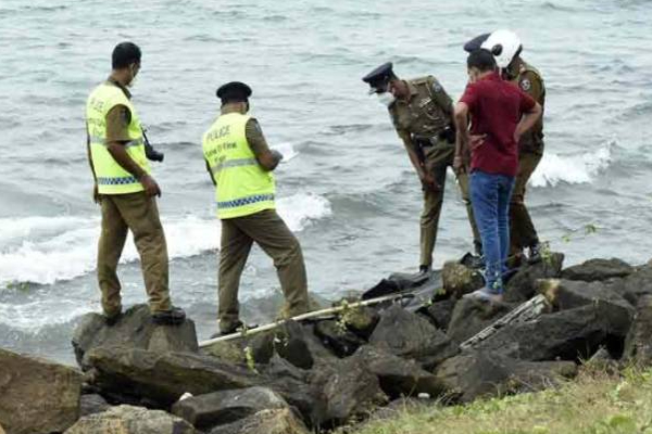 கடற்கரையோரத்தில் உருக்குலைந்த நிலையில் கரையொதுங்கிய சடலம்! | Mundal Beach Dead Body Washed Ashore