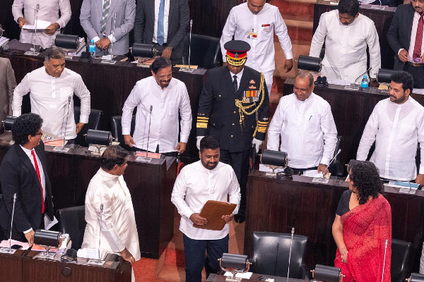 மத்திய வங்கி பிணைமுறி மோசடியில் சம்பந்தப்பட்ட எதிர்க்கட்சி : அமைச்சர் வெளியிட்ட தகவல் | Wasantha Samarasinghe Sujeewa Senasinghe மத்திய வங்கி பிணைமுறி மோசடியில் சம்பந்தப்பட்ட எதிர்க்கட்சி : அமைச்சர் வெளியிட்ட தகவல் | Wasantha Samarasinghe Sujeewa Senasinghe