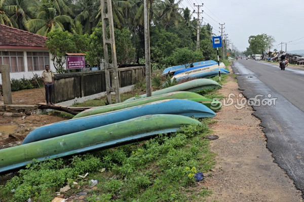 திருகோணமலையில் கொந்தளிக்கும் கடல்! ஸ்தம்பிதமடைந்த கடற்றொழிலாளர்களின் இயல்பு வாழ்க்கை | Rough Seas In Trincomalee Fishermen Suffe