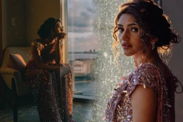 இப்படி ஒரு சேலையா? கண்ணாடி சிலையாகவே மாறிய நடிகை ஸ்ரீலீலா... வைரலாகும் புகைப்படங்கள்