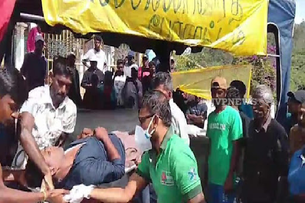 வெற்றியில் முடிந்தது தொழிலாளர்களின் தொடர் உண்ணாவிரதப் போராட்டம் | Workers Hunger Strike Protest Ended In Success