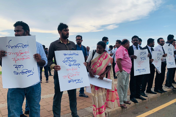 கொழும்பில் மீண்டும் வெடித்த போராட்டம்! பொலிஸாரால் குழப்பநிலை(Photos) | Protest Again In Colombo