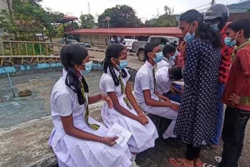 குளவி கொட்டுக்கு இலக்கான பாடசாலை மாணவர்கள்