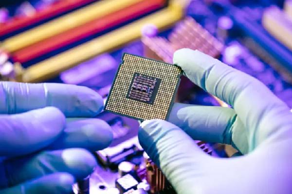 கார் தயாரிப்பாளர்களுக்கு சாதகமான முடிவெடுத்த சீனா: ஏற்றுமதி தடைகளிலிருந்து விலக்கு | Carmakers Chips China Exempts