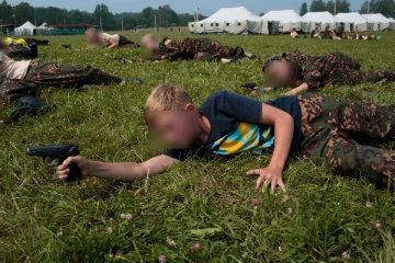 பள்ளிகளில் குழந்தைகளுக்கு வலுக்கட்டாய போர் பயிற்சி - வெளியான ரஷியாவின் ரகசியம்!
