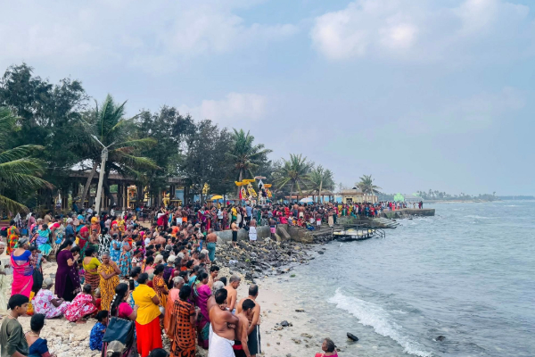 கீரிமலை நகுலேஸ்வரர் ஆலய தீர்த்த திருவிழா; கலந்துகொண்ட பெருமளவு பக்தர்கள் | Keerimalai Nakuleswarar Kovil Theertham கீரிமலை நகுலேஸ்வரர் ஆலய தீர்த்த திருவிழா; கலந்துகொண்ட பெருமளவு பக்தர்கள் | Keerimalai Nakuleswarar Kovil Theertham