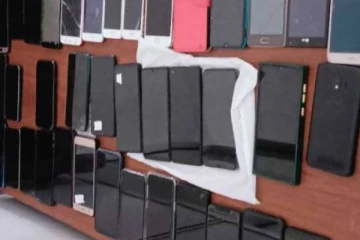 யாழில் பெரும் எண்ணிக்கையிலான தொலைபேசிகளை திருடிய மூவர் கைது (Video)