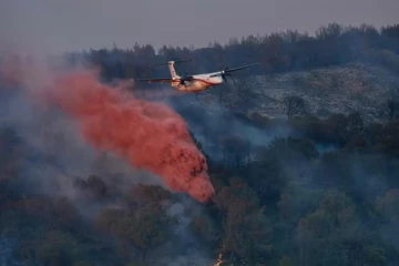 යුරෝපයම ගිනි ජාලාවක - මහා පරිමාණයේ ලැව්ගිනි ව්‍යාප්ත වෙයි