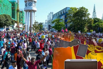 வாக்கு கேட்டு வந்தால் அதிரடி தாக்குதல் நடத்தப்படும் - அரசியல்வாதிகளை எச்சரிக்கும் இலங்கை மக்கள்