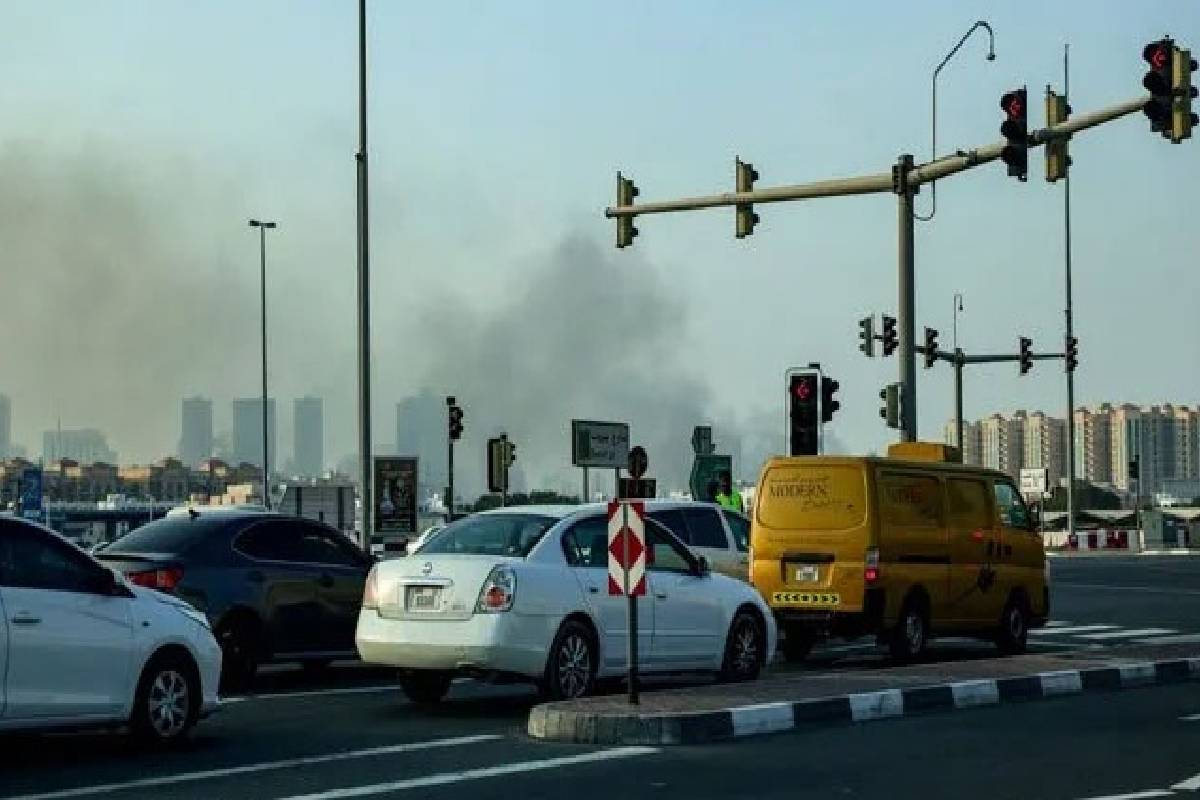 டுபாயில் ஏவுகணை சிதறல்கள் விழுந்து விபத்து ; இலங்கையர் ஒருவர் உட்பட நால்வர் காயம் | Tension In Dubai Four Injured Including Sri Lankan