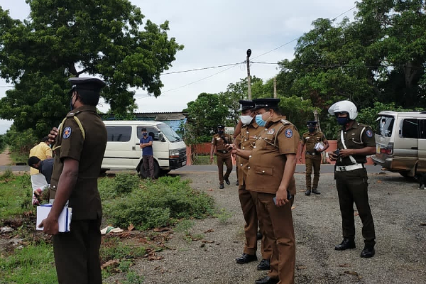 வெள்ளைவான் புரளியால் கிளிநொச்சியில் அடித்து நொருக்கப்பட்ட வாகனம் | Vehicle Vandalized In Kilinochchi