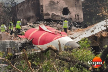 එයාර් ඉන්දියා ගුවන් අනතුරින් මියගිය අයට අවසන් ගෞරවය දැක්වූවේ මෙහෙමයි [VIDEO]