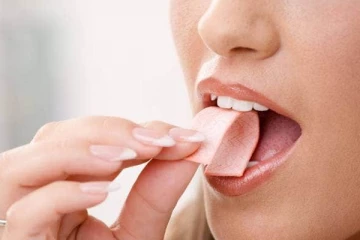 சூயிங்கத்தைக் கண்டுபிடித்தவர் யார் தெரியுமா? தெரிந்து கொள்ளுங்கள்