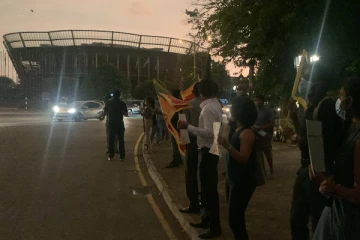 தாமரை தடாகத்திற்கருகே பாரிய ஆர்ப்பாட்டம் முன்னெடுப்பு (Live)