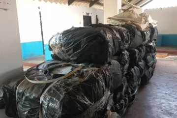 சட்டவிரோதமாக பீடி இலைகள் கடத்தல்! தப்பிச்சென்ற சந்தேகநபர்கள் (Photos)