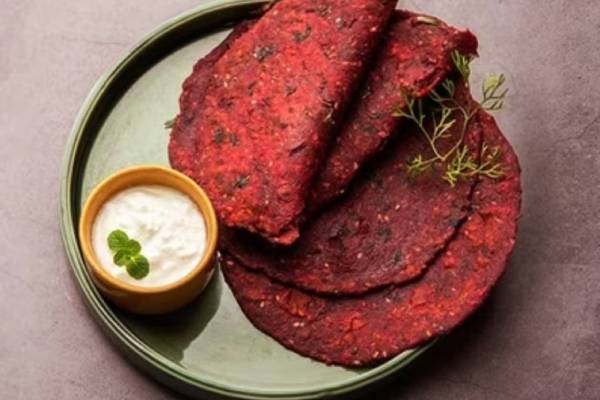 காலை உணவிற்கு ஆரோக்கியமான பீட்ரூட் சீலா - பத்தே நிமிடத்தில் செய்யலாம் | How To Make Beetroot Cheela Rich In Iron And Fiber