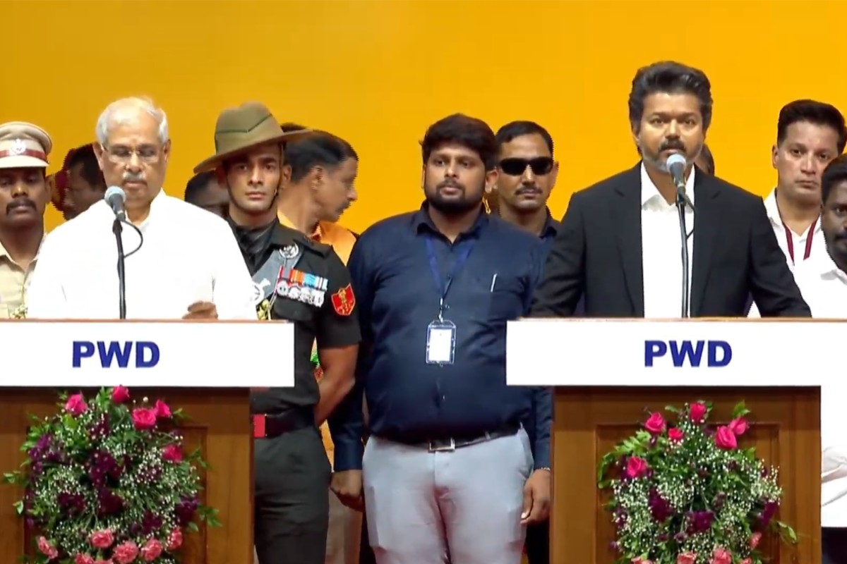 ஆளுநர் முன்னிலையில் தமிழ்நாடு முதலமைச்சர் ஆனார் C ஜோசப் விஜய்.. | Vijay S Powerful Oath As Tamil Nadu Cm ஆளுநர் முன்னிலையில் தமிழ்நாடு முதலமைச்சர் ஆனார் C ஜோசப் விஜய்.. | Vijay S Powerful Oath As Tamil Nadu Cm