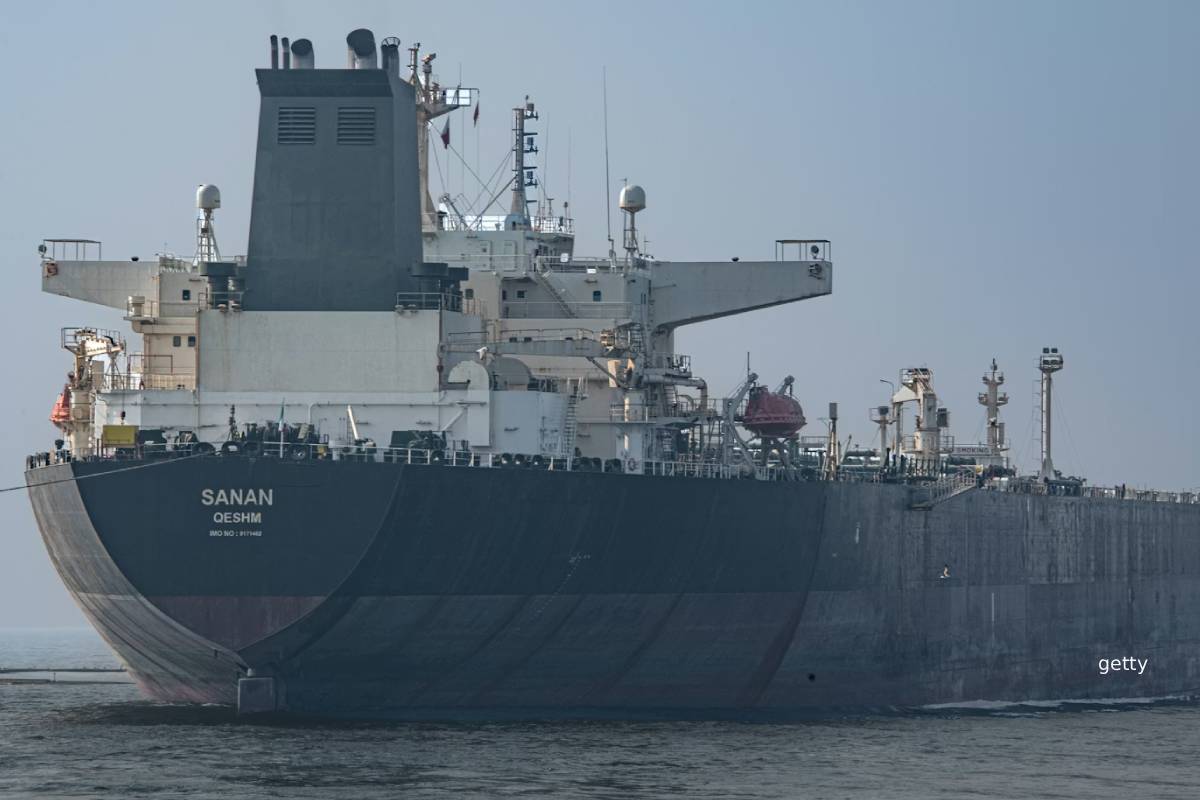 Hormuz நீரிணையில் எச்சரிக்கையை மீறிய எண்ணெய் கப்பல்... ட்ரோன்களால் வேட்டையாடிய ஈரான் | Hormuz Oil Tanker Iranian Drones