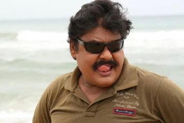 நடிகர் மன்சூர் அலிகான் மருத்துவமனையின் தீவிர சிகிச்சை பிரிவில் அனுமதி! சிறுநீரக வலியுடன் ஆம்புலன்சில் ஏற்றி செல்லப்பட்டார்