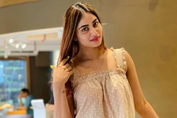 ஷிவானியை அப்படி சொல்லி வர்ணித்த நபர்.. கேரவனுக்குள் நடந்த சம்பவம்